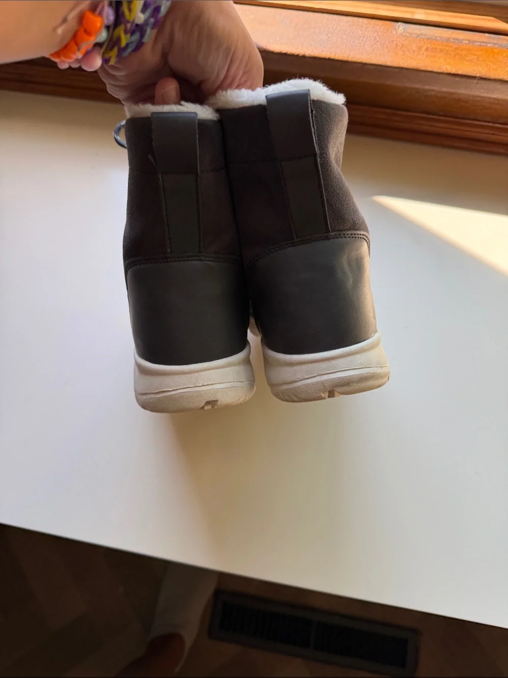 Women’s Gray Winter Lace-Up Boots with Faux Fur Collar